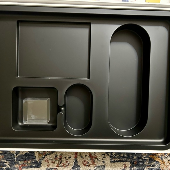 MAC BOOK PRO EMPTY BOX ONLY - Picture 6 of 10